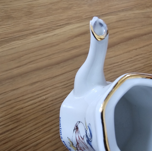 Peter Rabbit 10 Piece Mini Tea Set - Picture 12 of 12